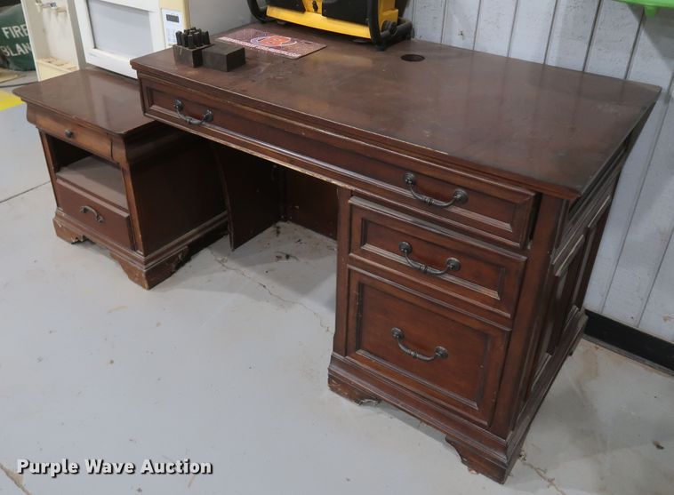 image for item IY9198 (9) pieces of furniture