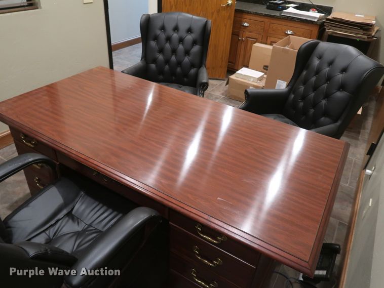 image for item IY9199 (4) pieces of furniture