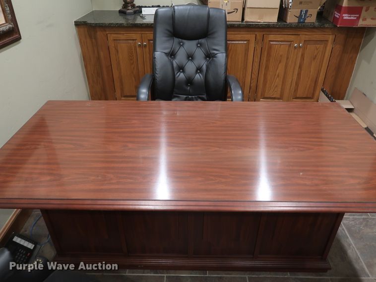 image for item IY9199 (4) pieces of furniture