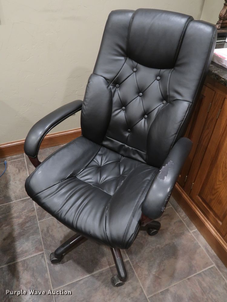 image for item IY9199 (4) pieces of furniture