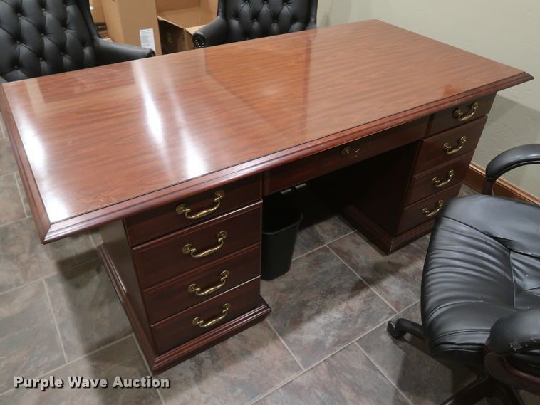 image for item IY9199 (4) pieces of furniture