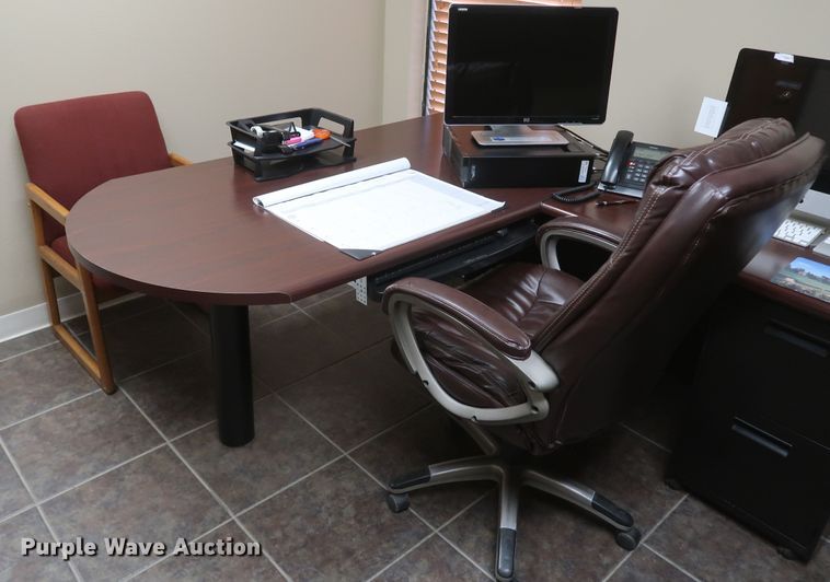 image for item IY9200 (6) pieces of furniture