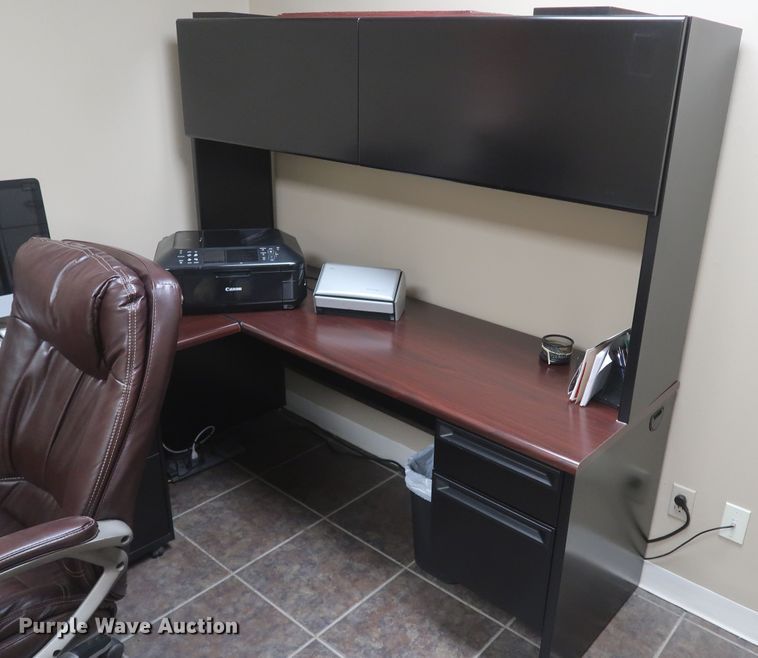 image for item IY9200 (6) pieces of furniture