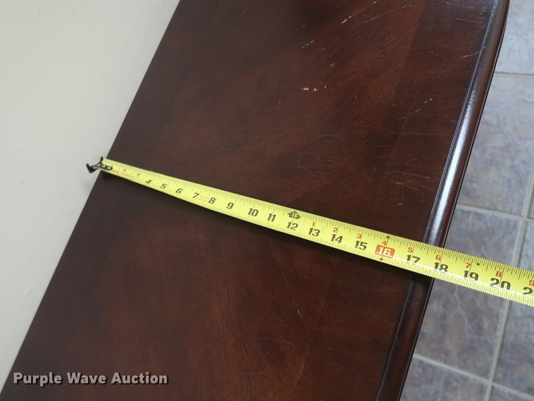 image for item IY9200 (6) pieces of furniture