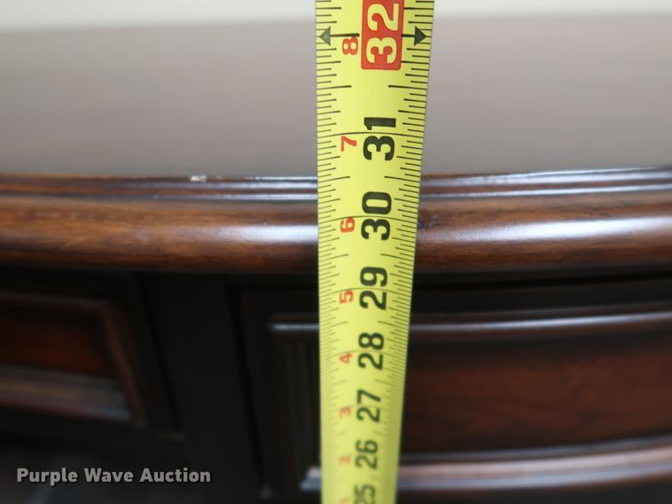 image for item IY9201 (7) pieces of furniture