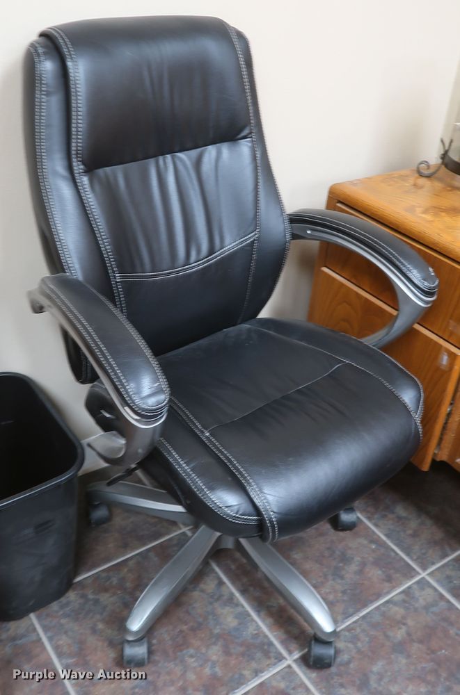 image for item IY9202 (13) pieces of furniture