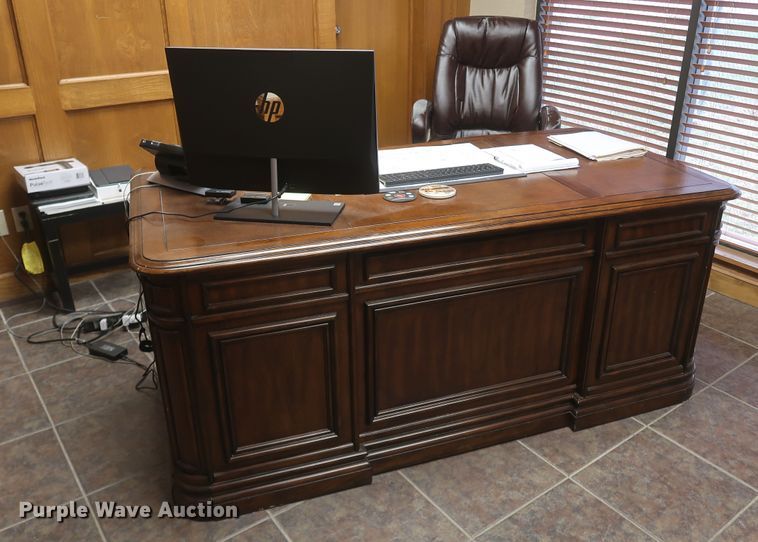 image for item IY9203 (6) pieces of furniture