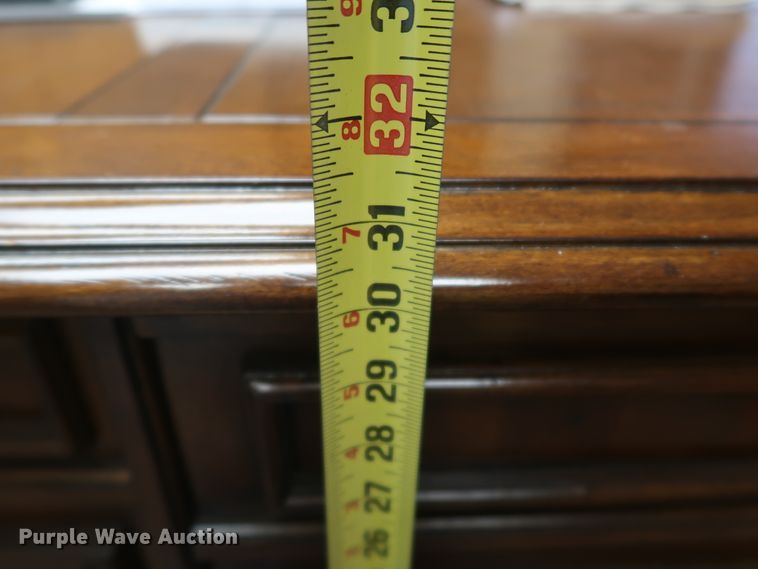 image for item IY9203 (6) pieces of furniture