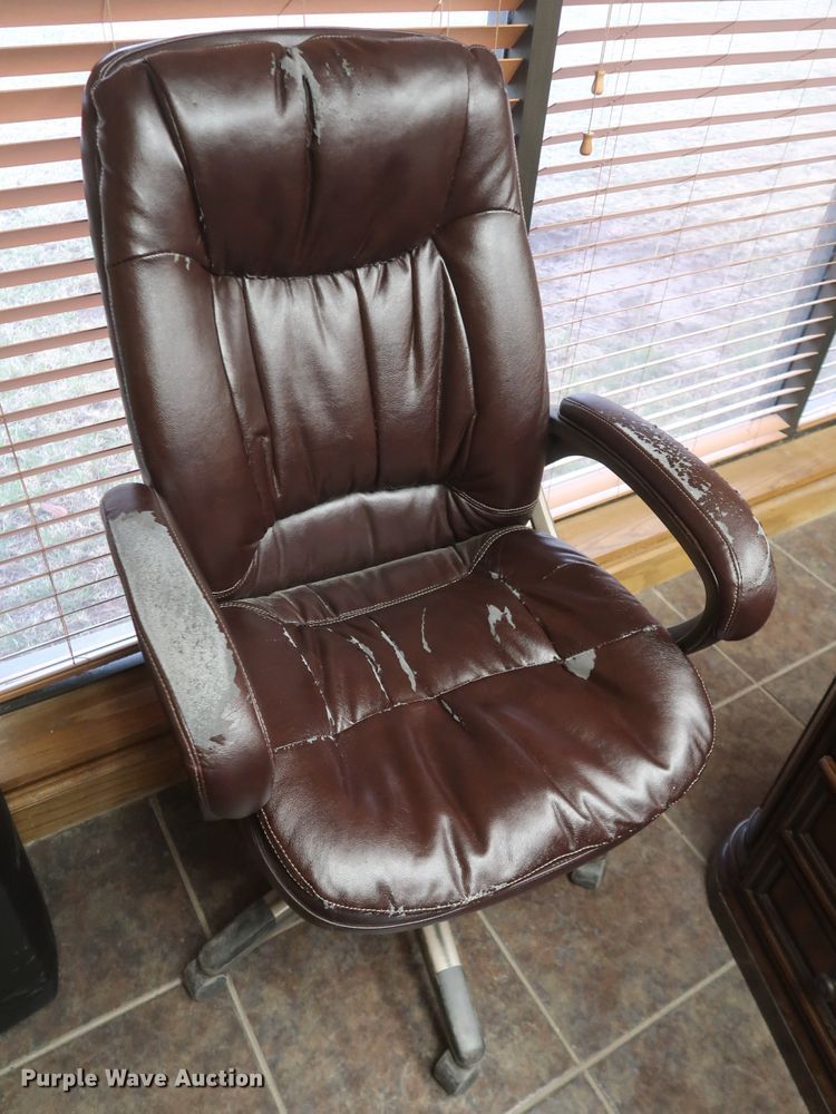 image for item IY9203 (6) pieces of furniture