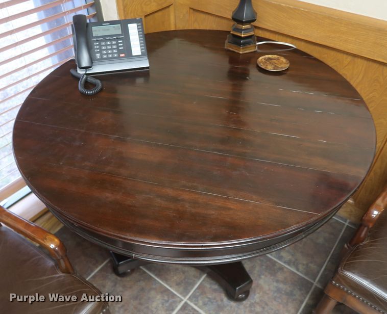 image for item IY9203 (6) pieces of furniture