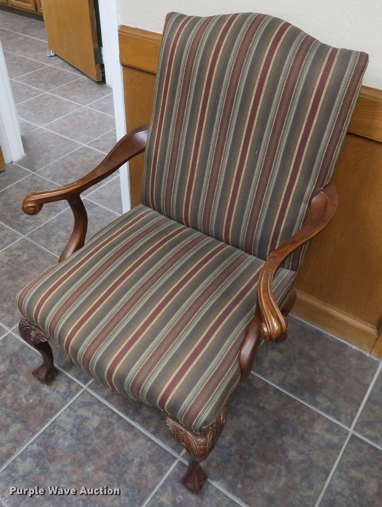 image for item IY9203 (6) pieces of furniture