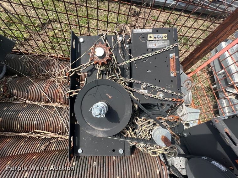 image for item JH9212 Approximately 5 overhead doors