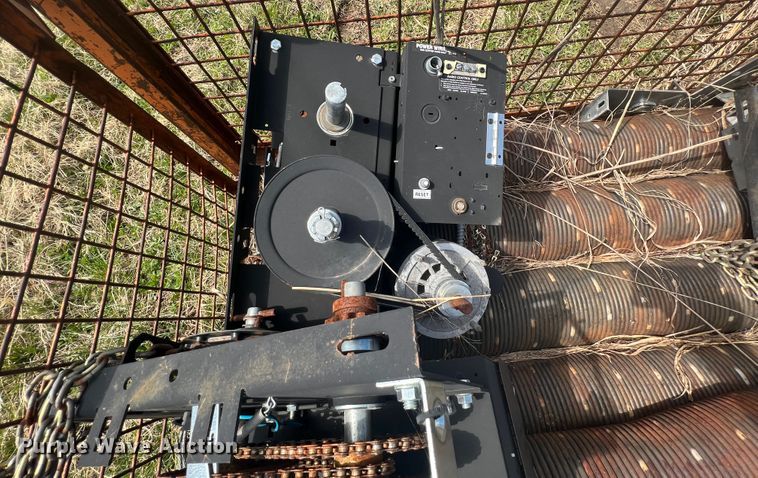 image for item JH9212 Approximately 5 overhead doors