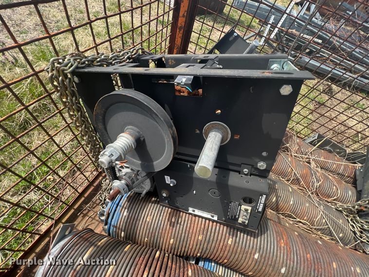 image for item JH9212 Approximately 5 overhead doors