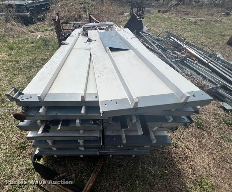 image for item JH9212 Approximately 5 overhead doors