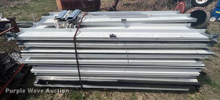 image for item JH9212 Approximately 5 overhead doors