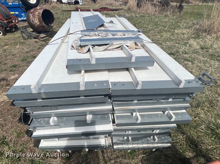 image for item JH9212 Approximately 5 overhead doors