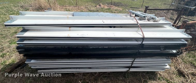 image for item JH9212 Approximately 5 overhead doors