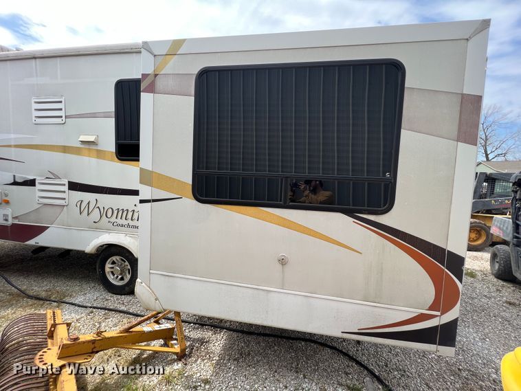 image for item JH9219 2008 Coachmen Wyoming  camper