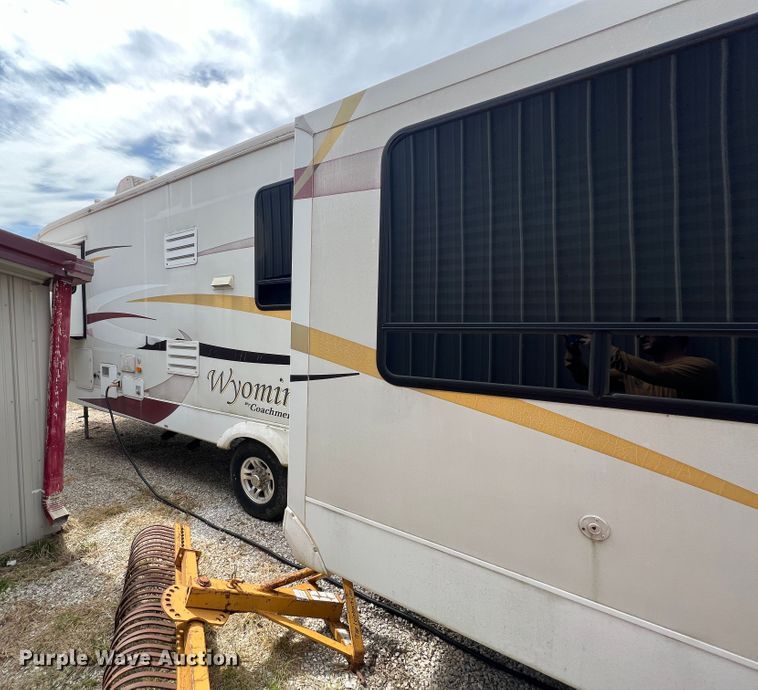 image for item JH9219 2008 Coachmen Wyoming  camper