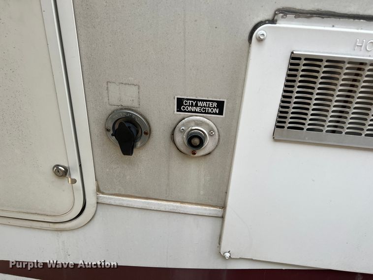 image for item JH9219 2008 Coachmen Wyoming  camper