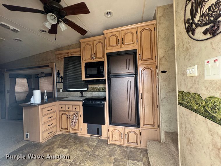 image for item JH9219 2008 Coachmen Wyoming  camper