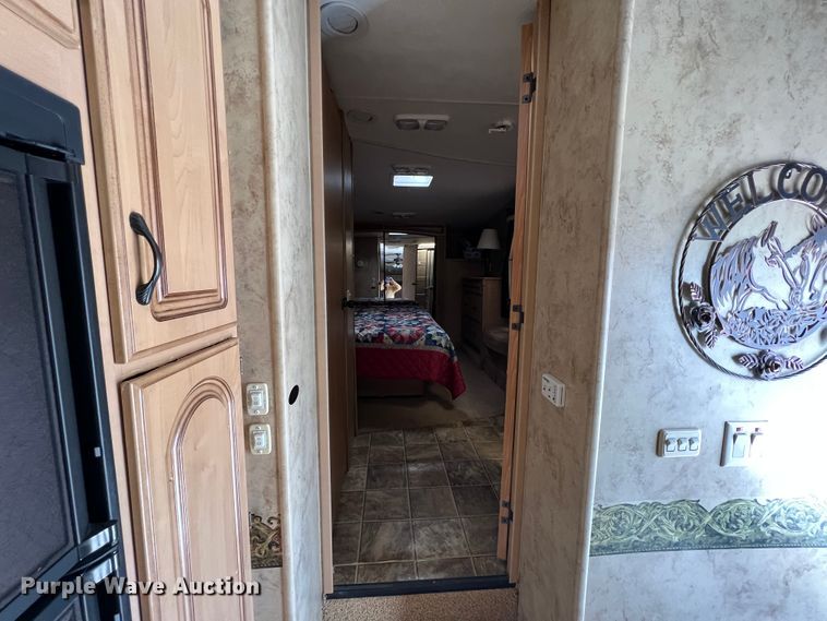 image for item JH9219 2008 Coachmen Wyoming  camper