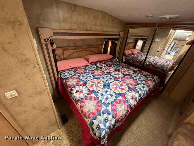 image for item JH9219 2008 Coachmen Wyoming  camper