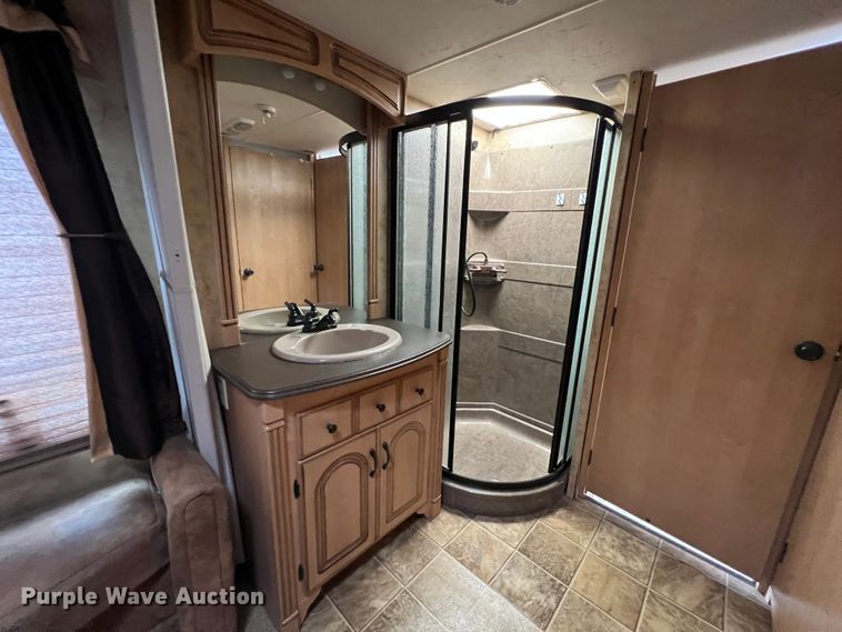 image for item JH9219 2008 Coachmen Wyoming  camper