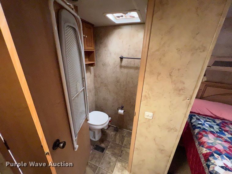 image for item JH9219 2008 Coachmen Wyoming  camper