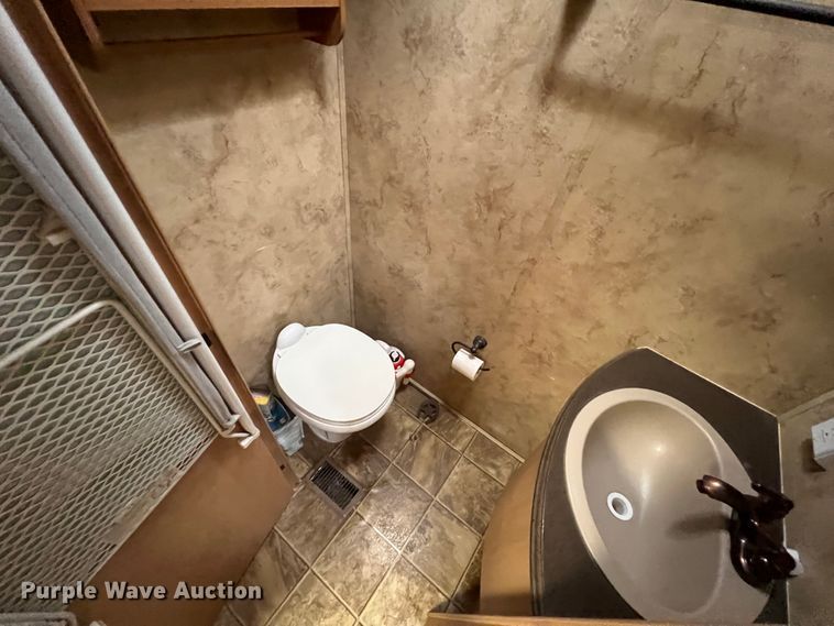 image for item JH9219 2008 Coachmen Wyoming  camper