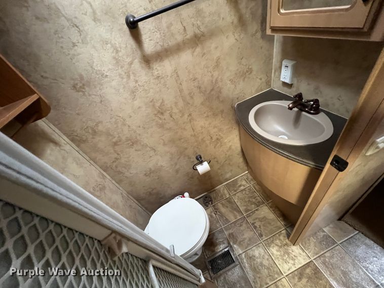 image for item JH9219 2008 Coachmen Wyoming  camper