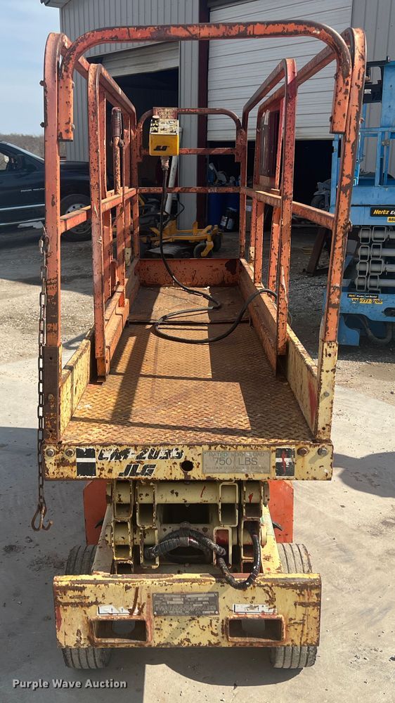 image for item JH9221 1993 JLG Commander  scissor lift