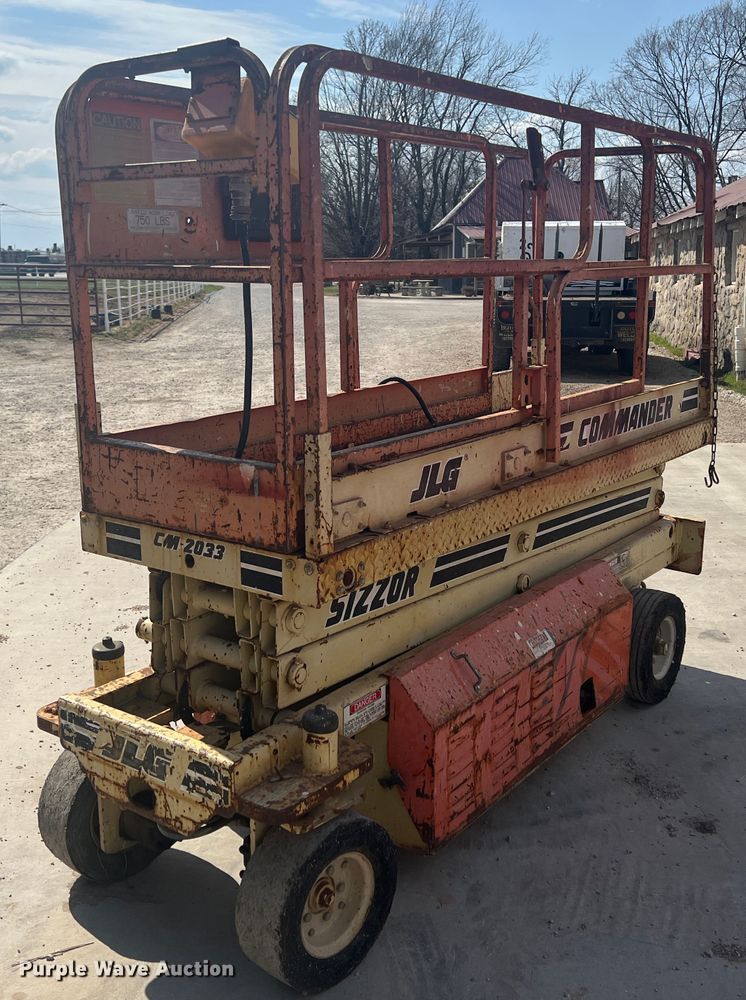 image for item JH9221 1993 JLG Commander  scissor lift