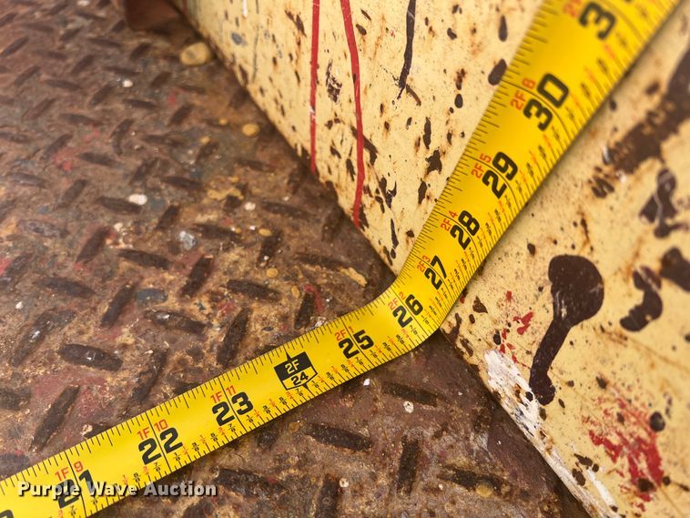 image for item JH9221 1993 JLG Commander  scissor lift