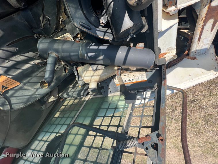 image for item JH9226 1997 Bobcat 753  skid steer loader