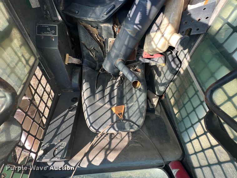 image for item JH9226 1997 Bobcat 753  skid steer loader