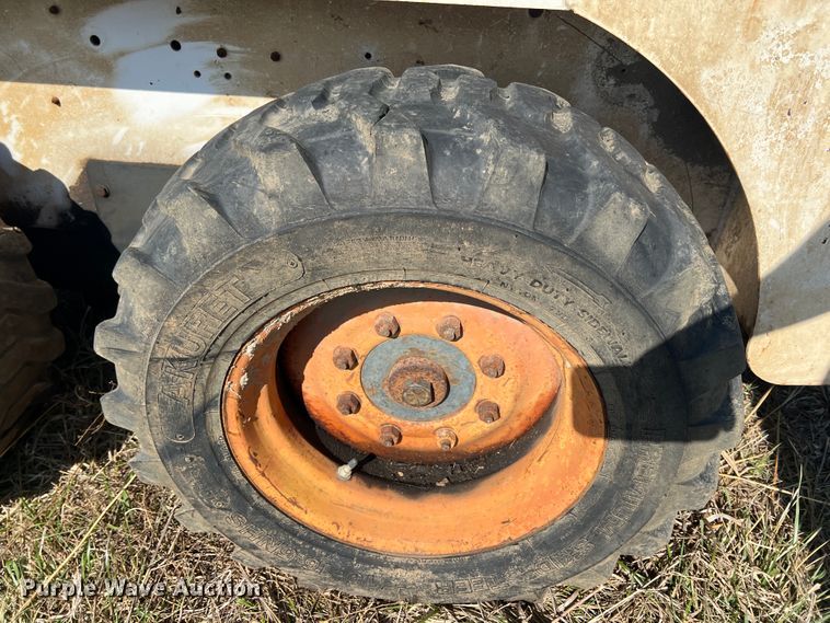 image for item JH9226 1997 Bobcat 753  skid steer loader