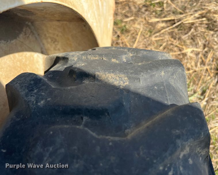 image for item JH9226 1997 Bobcat 753  skid steer loader