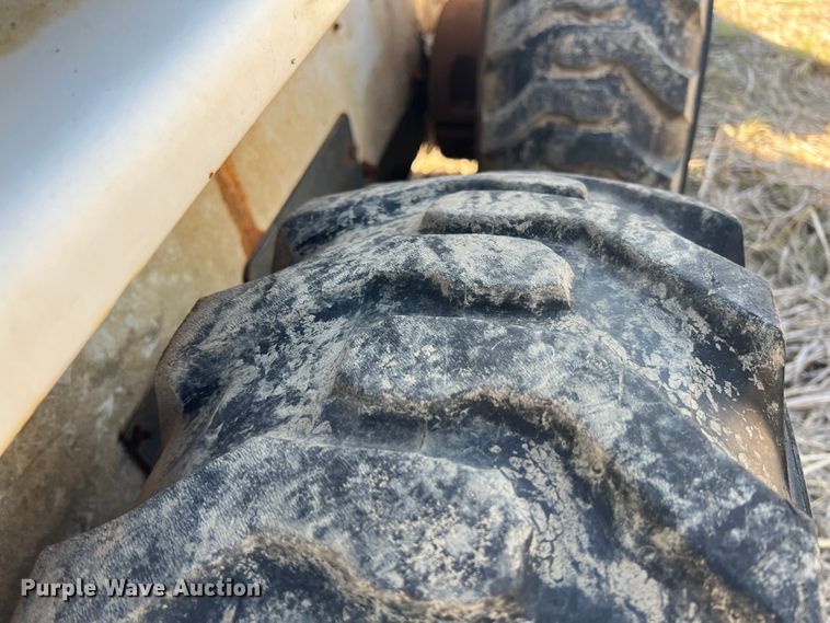 image for item JH9226 1997 Bobcat 753  skid steer loader