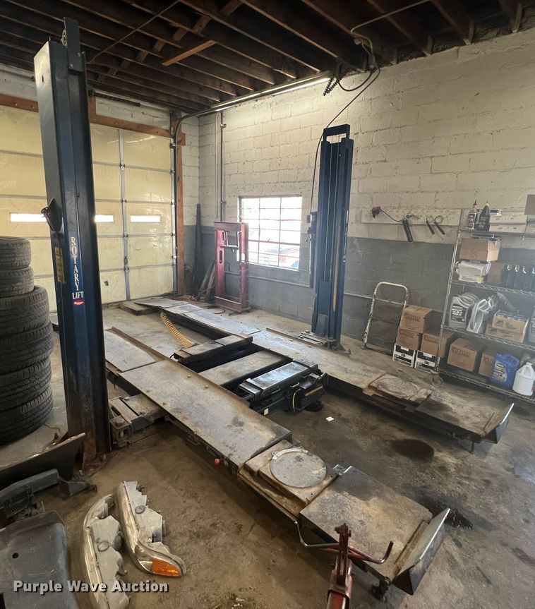 image for item JH9228 Rotary  two post automotive lift