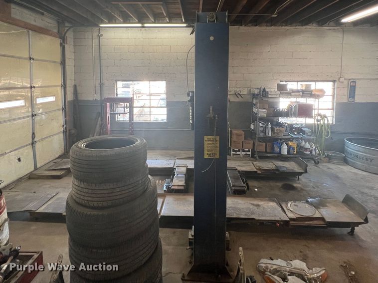 image for item JH9228 Rotary  two post automotive lift