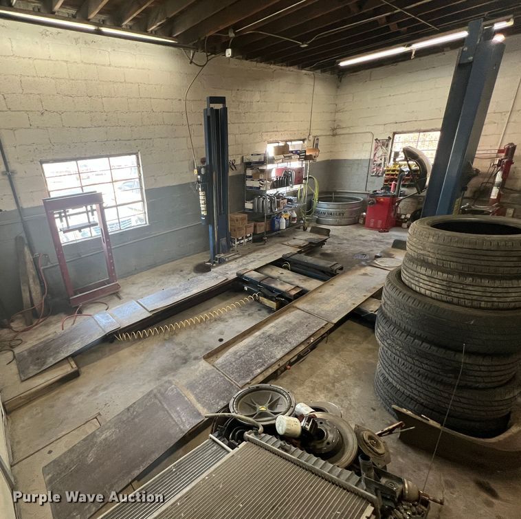 image for item JH9228 Rotary  two post automotive lift