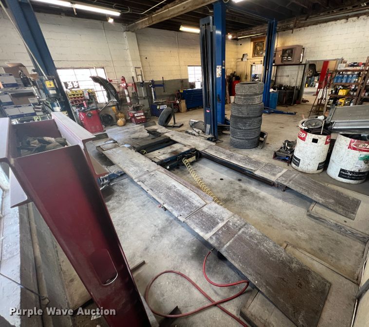 image for item JH9228 Rotary  two post automotive lift