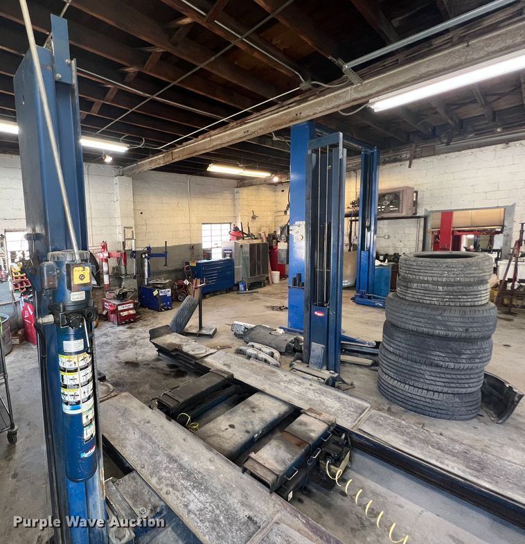 image for item JH9228 Rotary  two post automotive lift