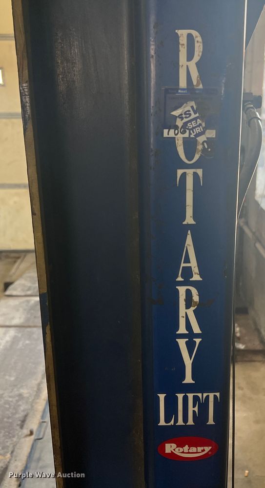 image for item JH9228 Rotary  two post automotive lift