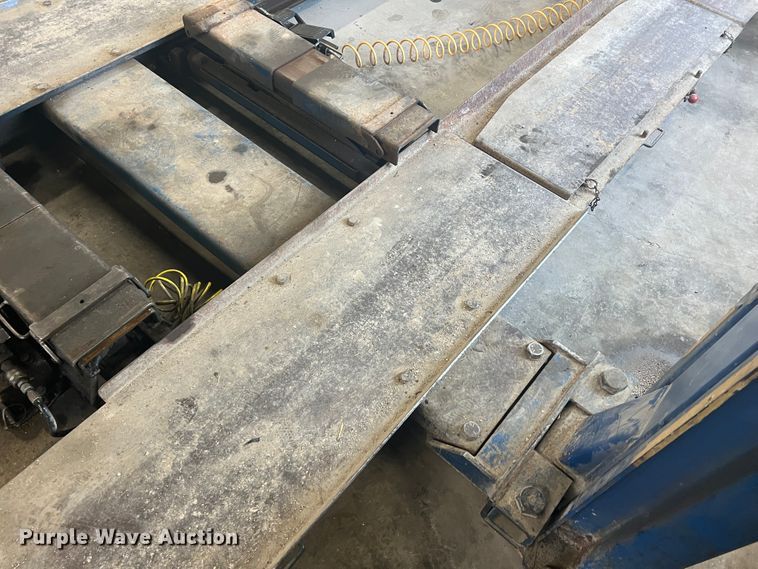 image for item JH9228 Rotary  two post automotive lift