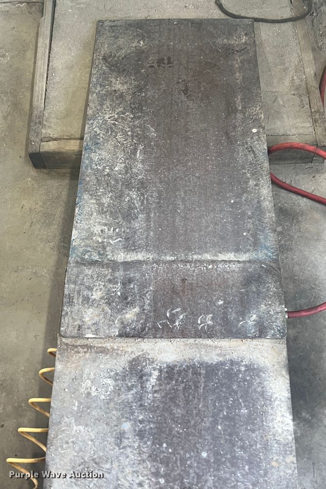 image for item JH9228 Rotary  two post automotive lift