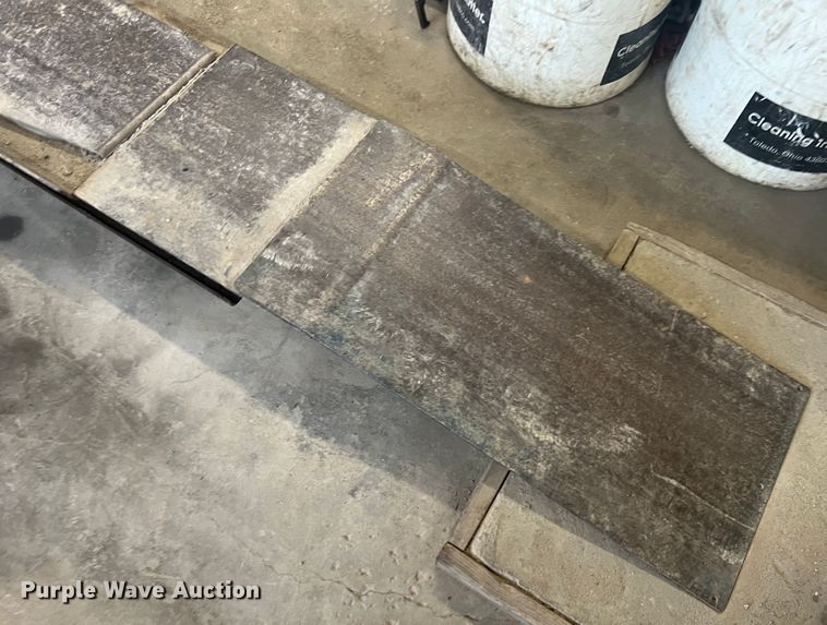 image for item JH9228 Rotary  two post automotive lift