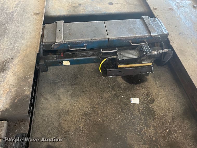 image for item JH9228 Rotary  two post automotive lift